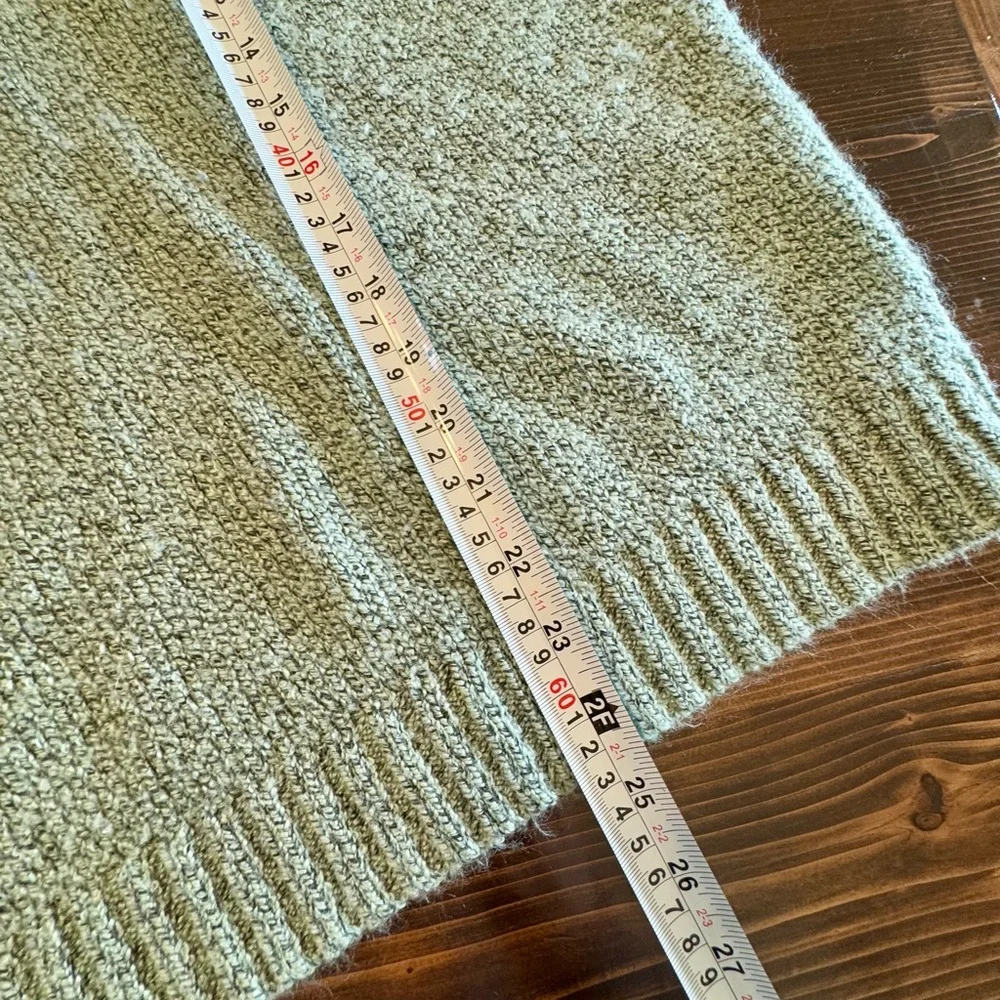 Carolyn Taylor Women’s Sage Turtleneck Sweater with Button Detail Size‎ L